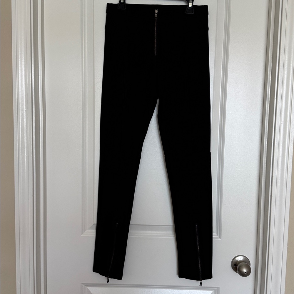 NWoT BCBGMaxAzria women’s black pants with zippers, size small.